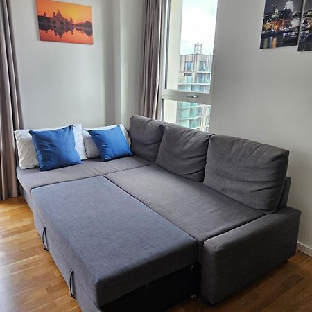Lovely 2 Bedroom Flat With Balcony In Stratford 런던 외부 사진